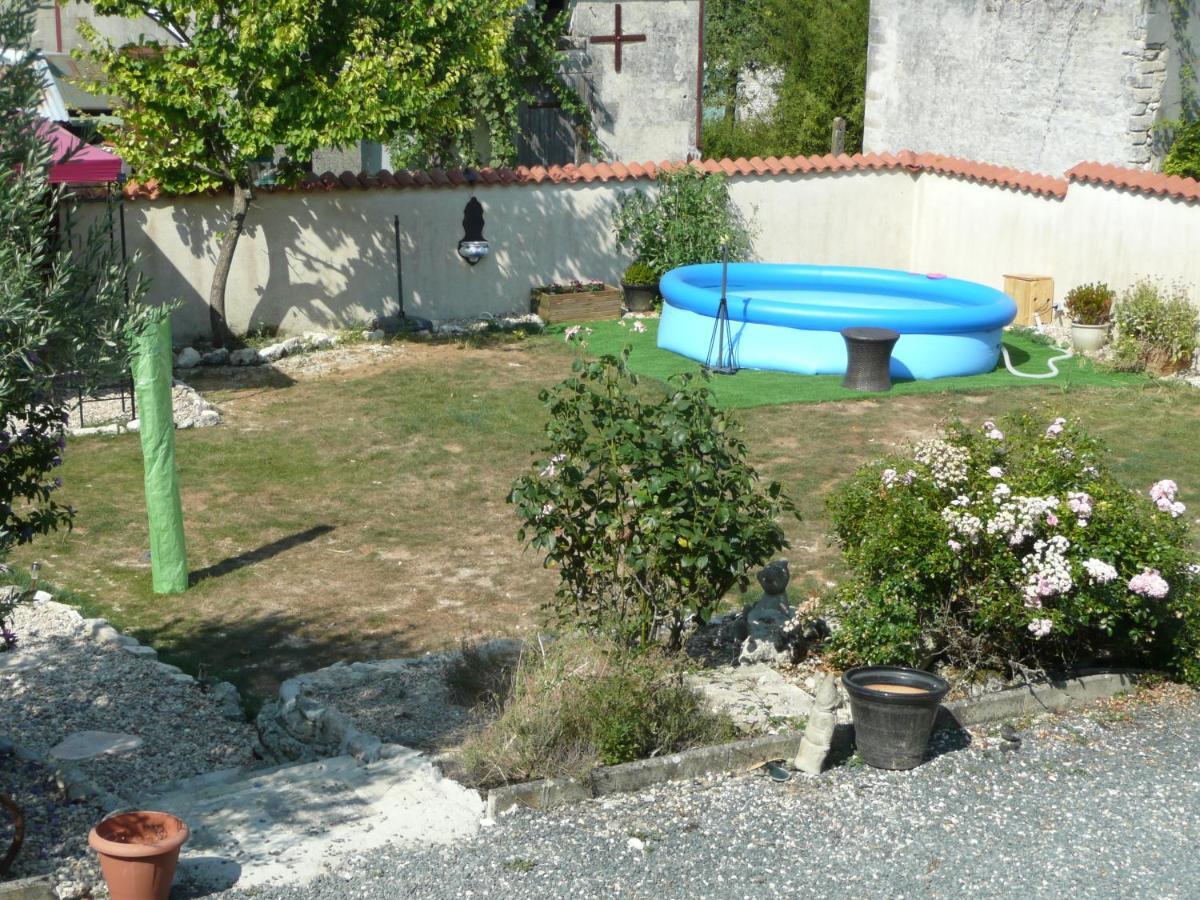 לינה וארוחת בוקר Gibourne Maison Blanc מראה חיצוני תמונה